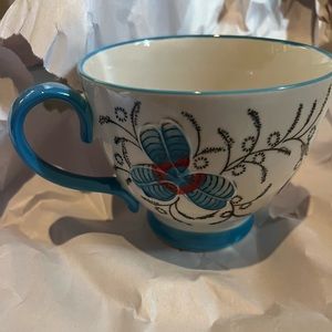 - - New mug with flowers